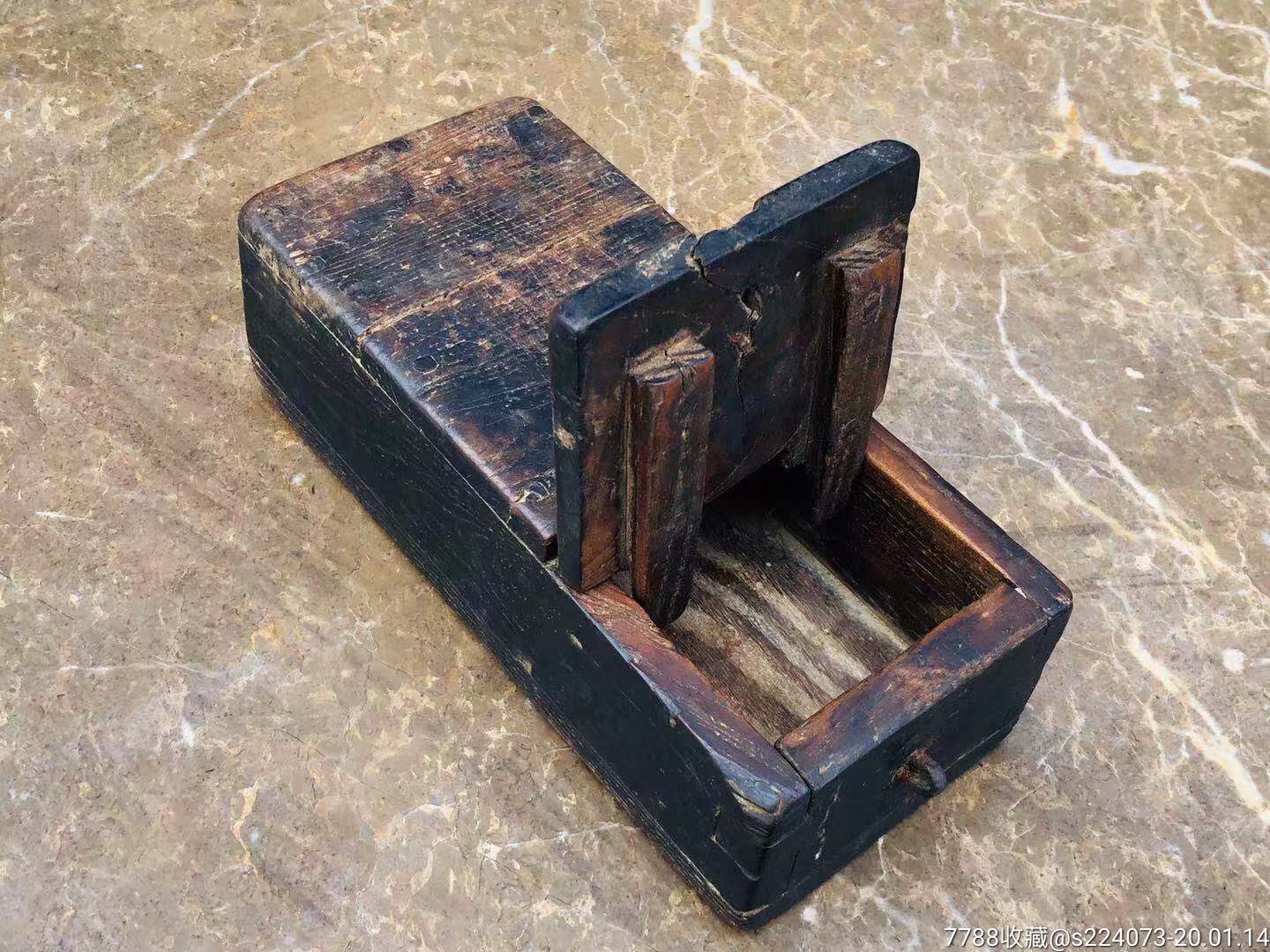 清代紫榆木钱箱全品包老