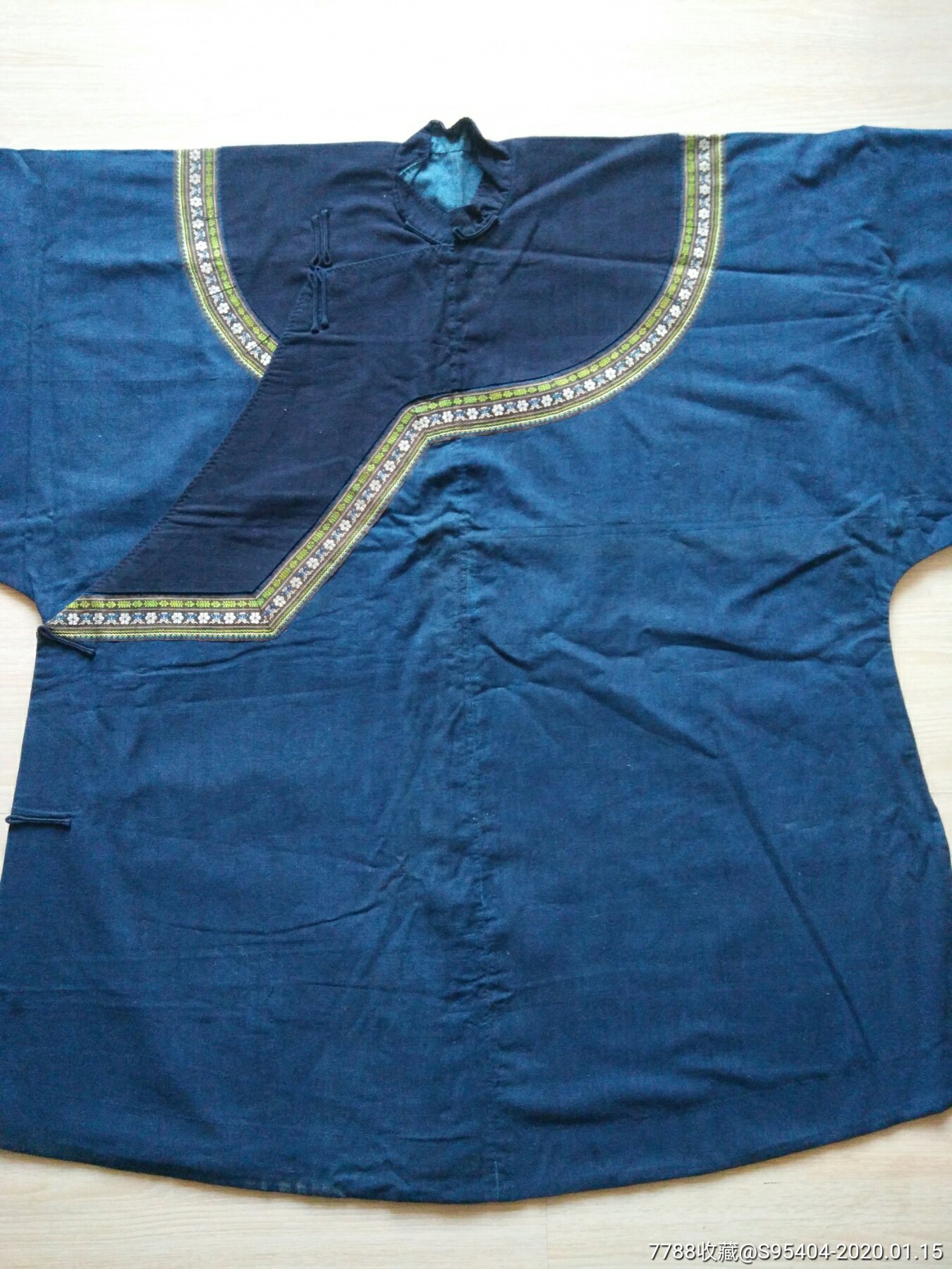 清代宽袖大襟袄.