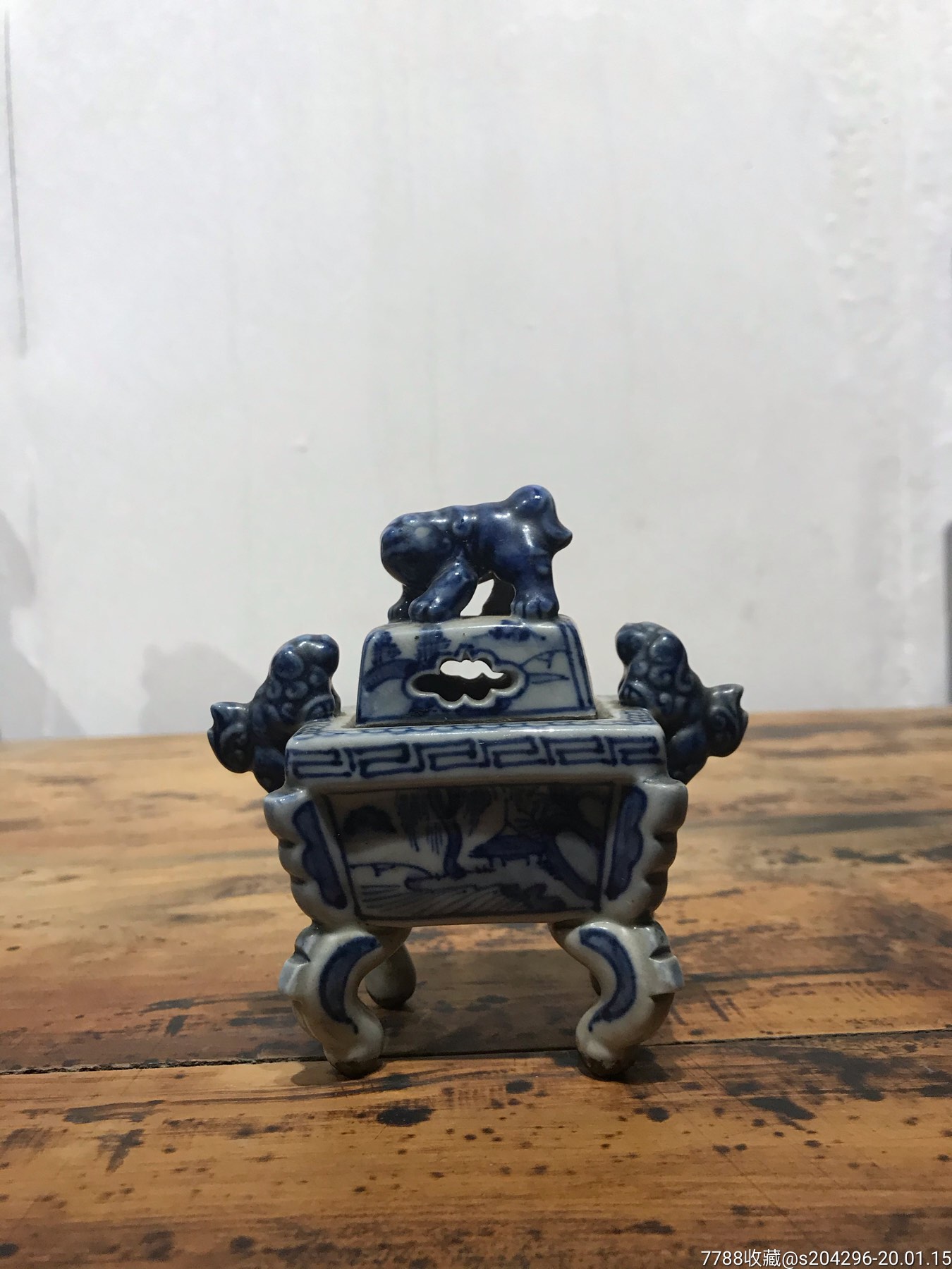道八款老青花山水人物狮子纽香炉