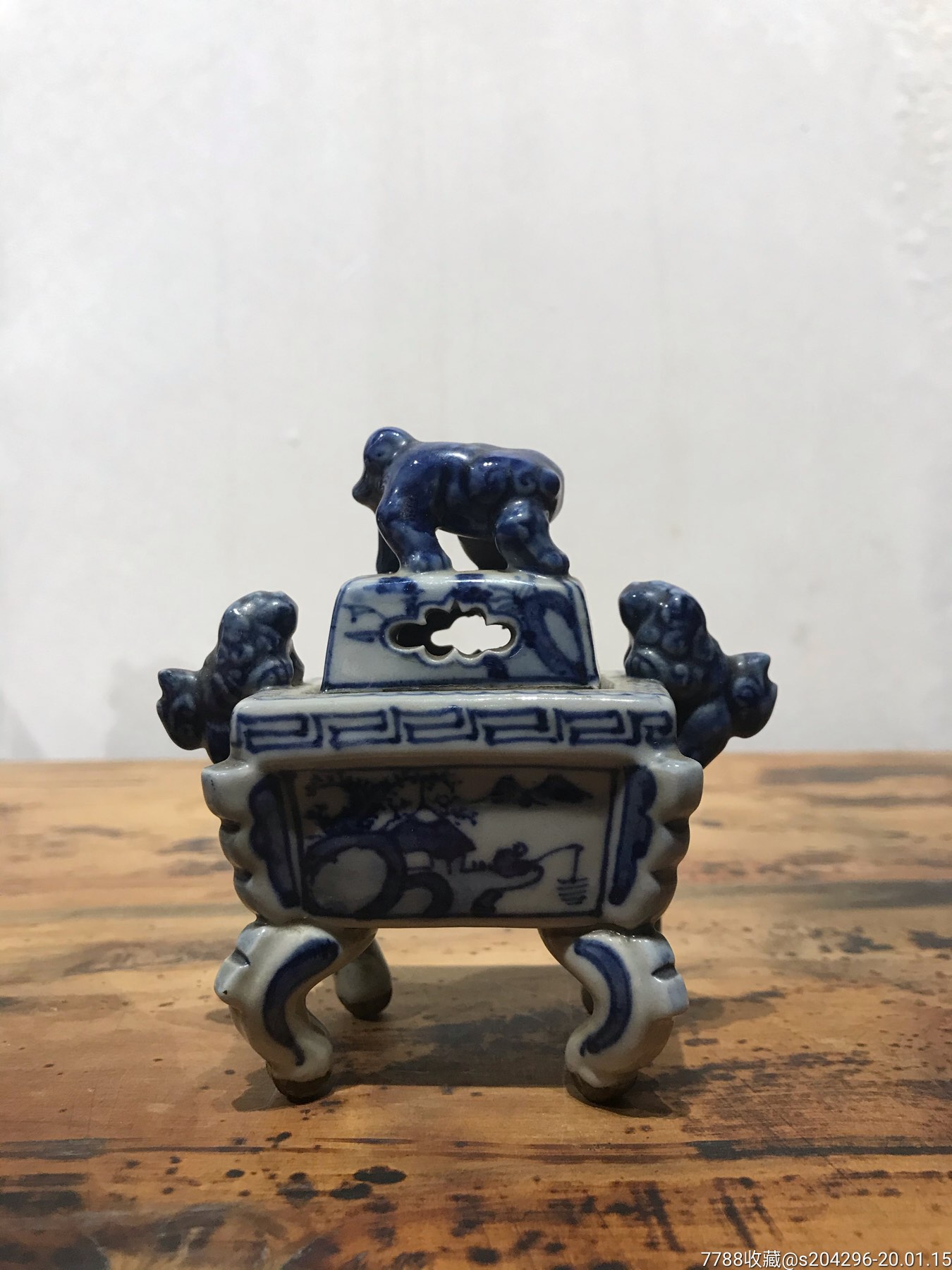 道八款老青花山水人物狮子纽香炉