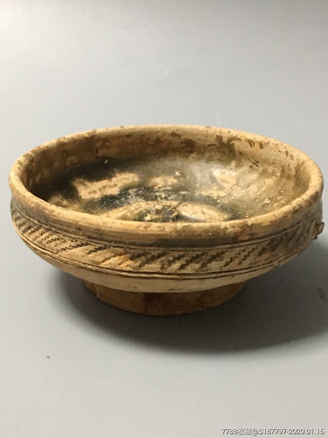 西周原始青瓷针刺纹豆