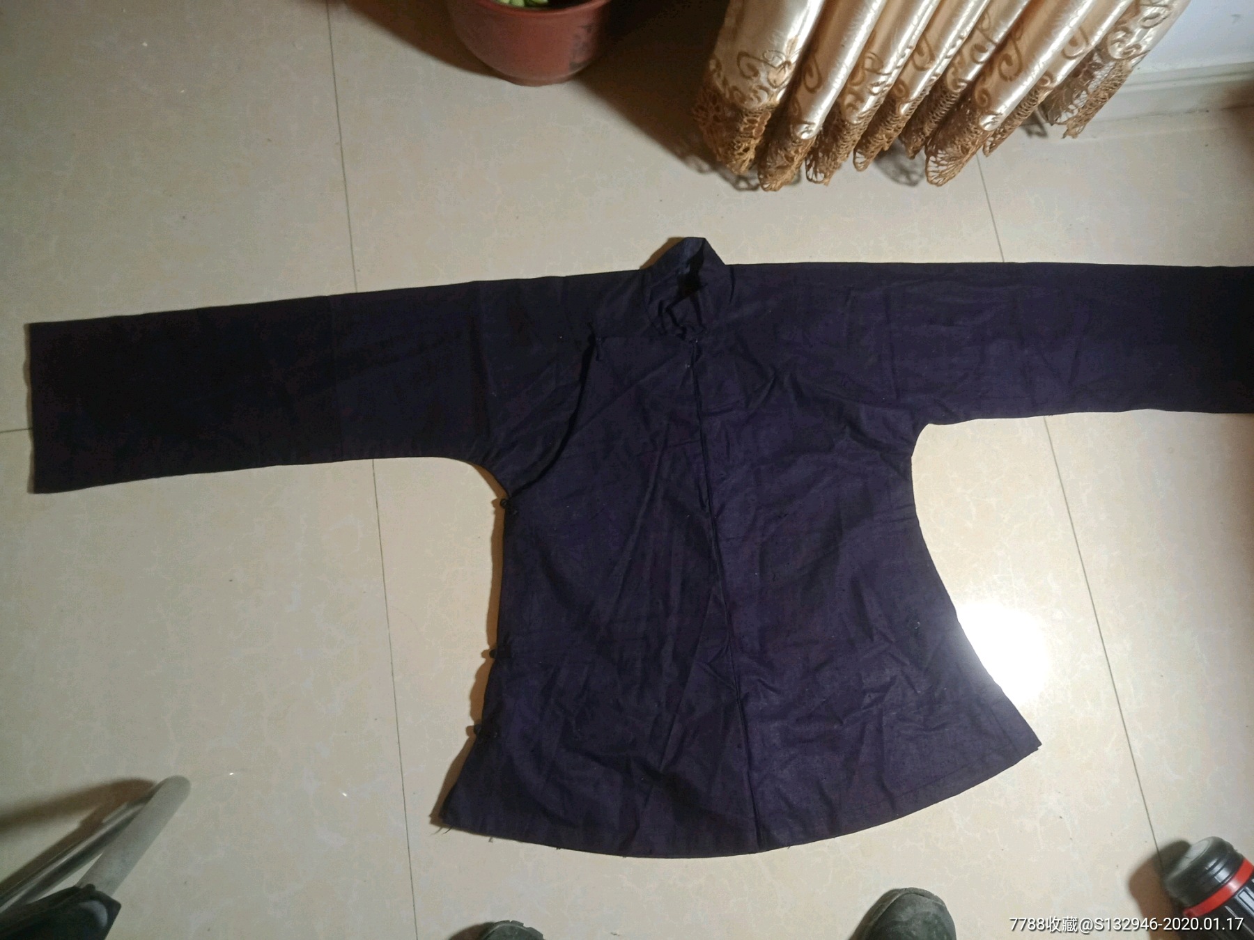 全新未穿过的民国女式斜襟衣服一件