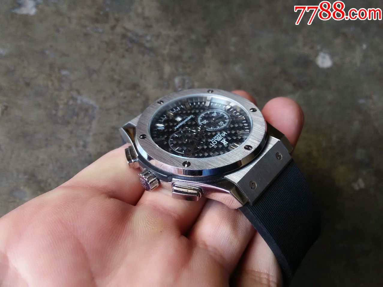 名牌"宇舶"石英男表.品如图正常使用走时准!