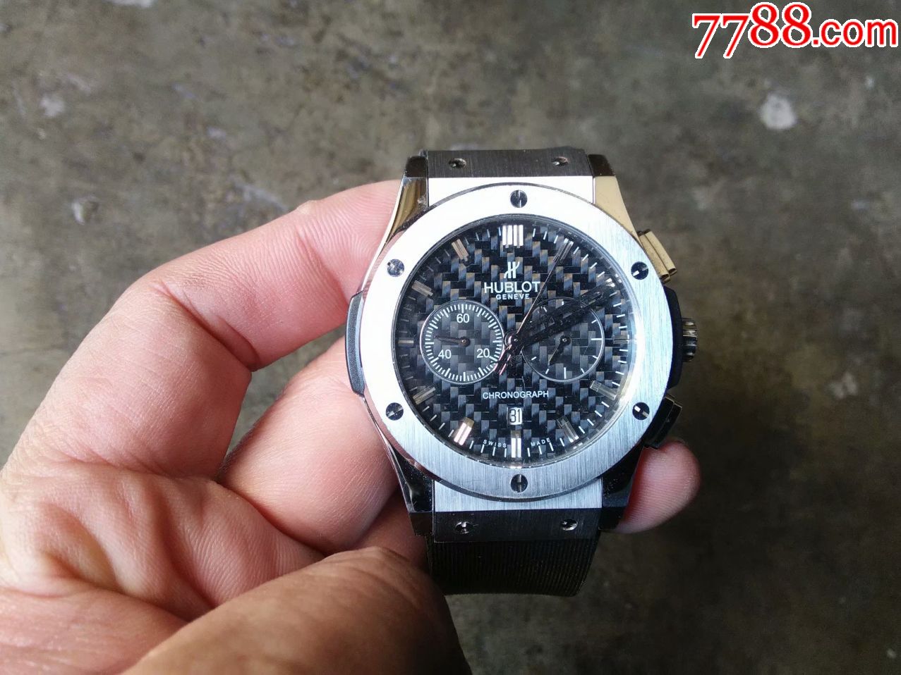 名牌"宇舶"石英男表.品如图正常使用走时准!