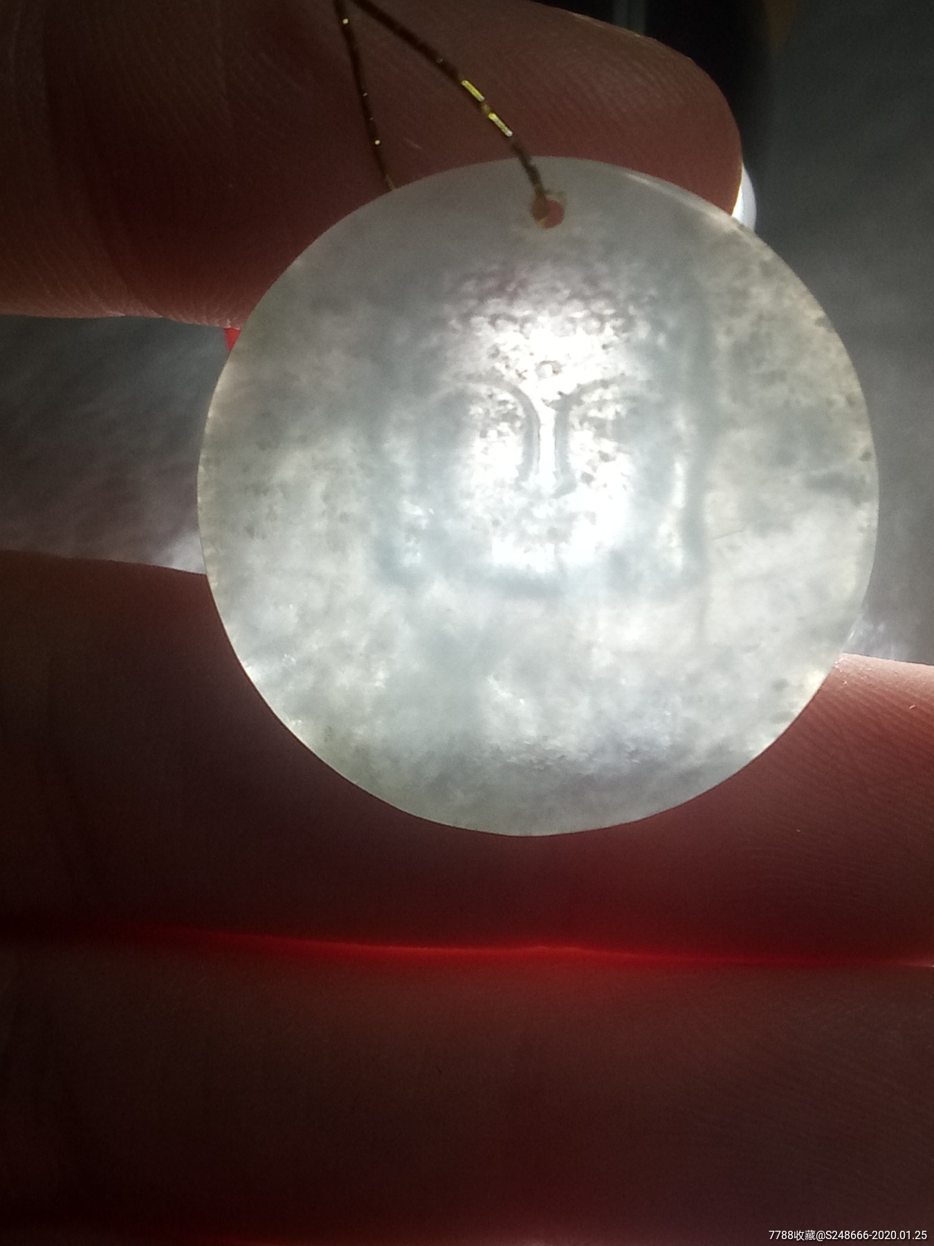 天然a货翡翠阴雕刻佛头圆牌