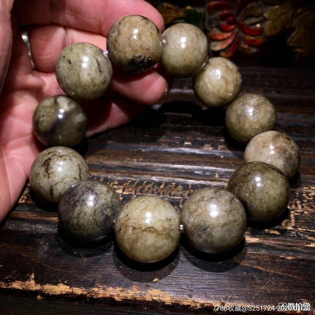 重器ming,或更早期和田玉老提油手串