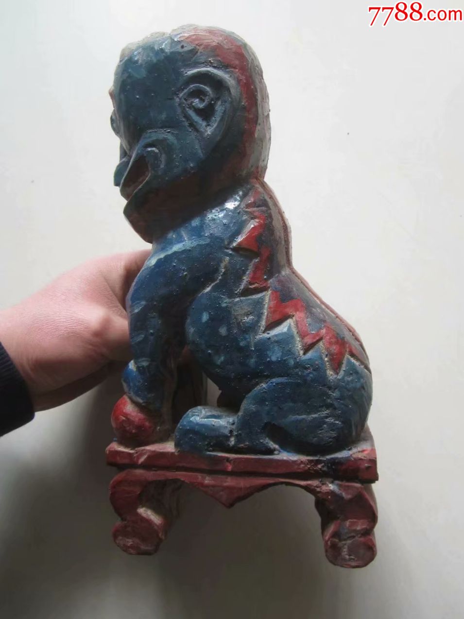 憨态可掬的木雕年兽.纯手工雕刻整块木头-木雕摆件-7788收藏