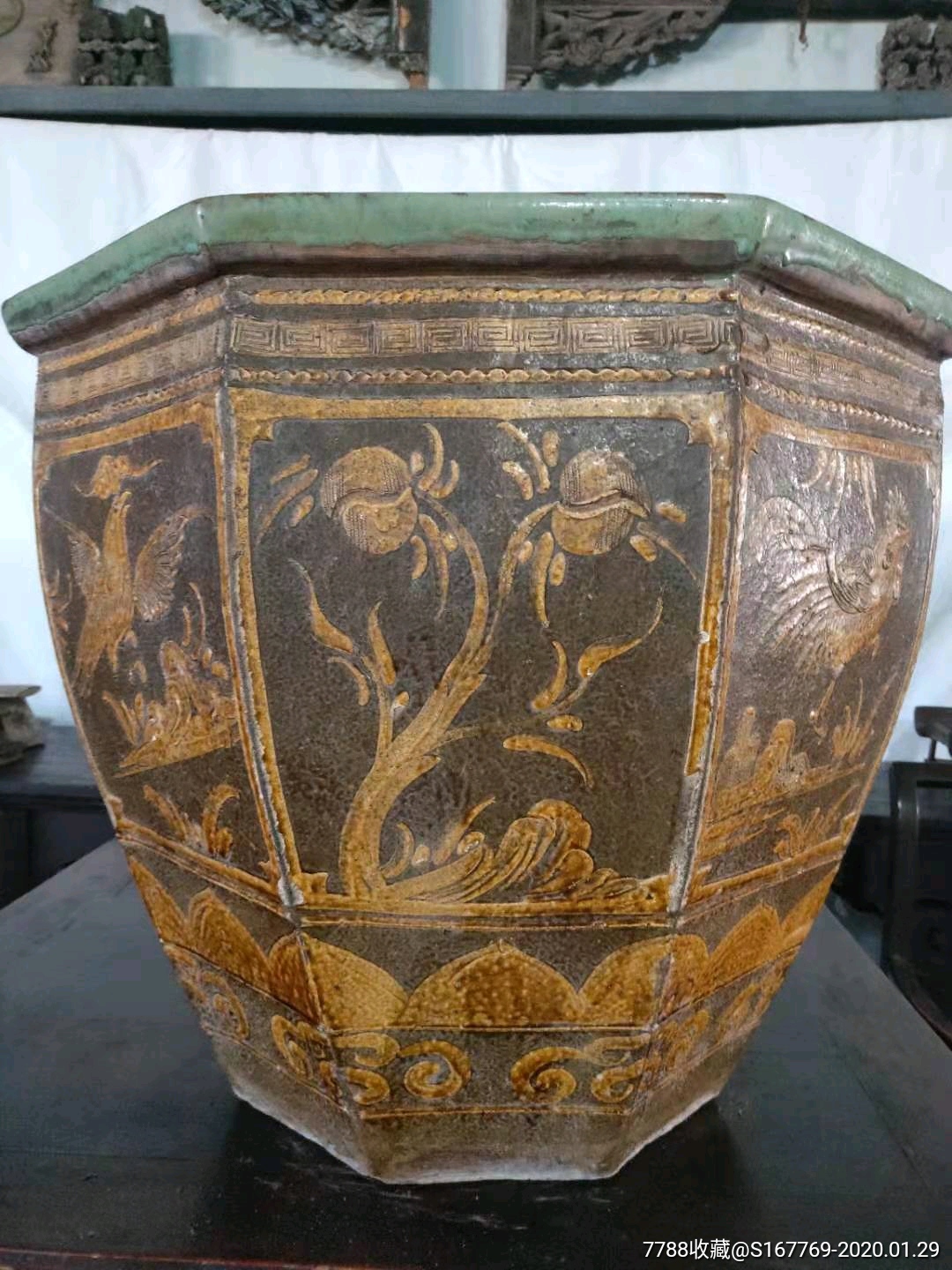 清代八棱鱼缸,八面雕工不一