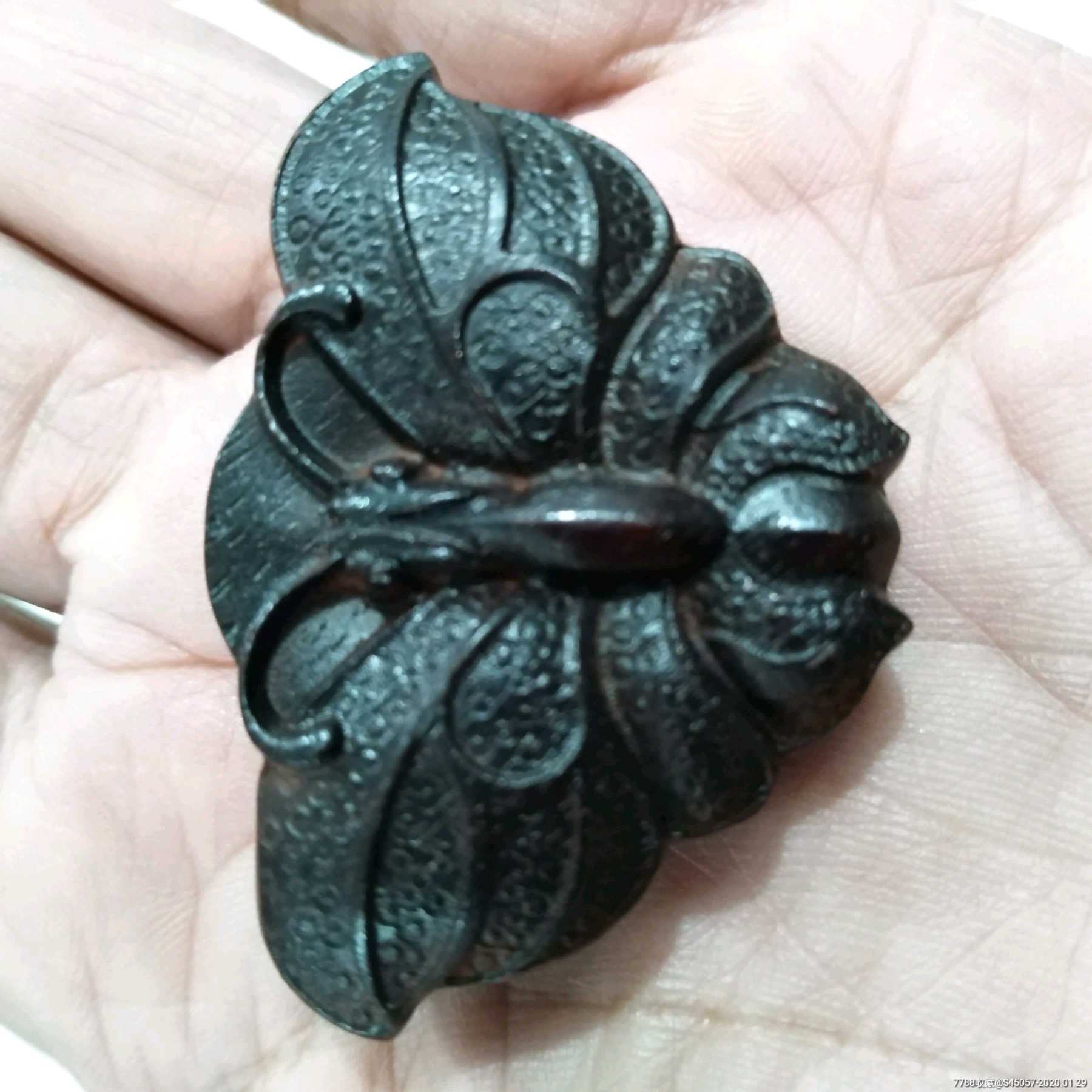 小叶紫檀双面雕蝴蝶