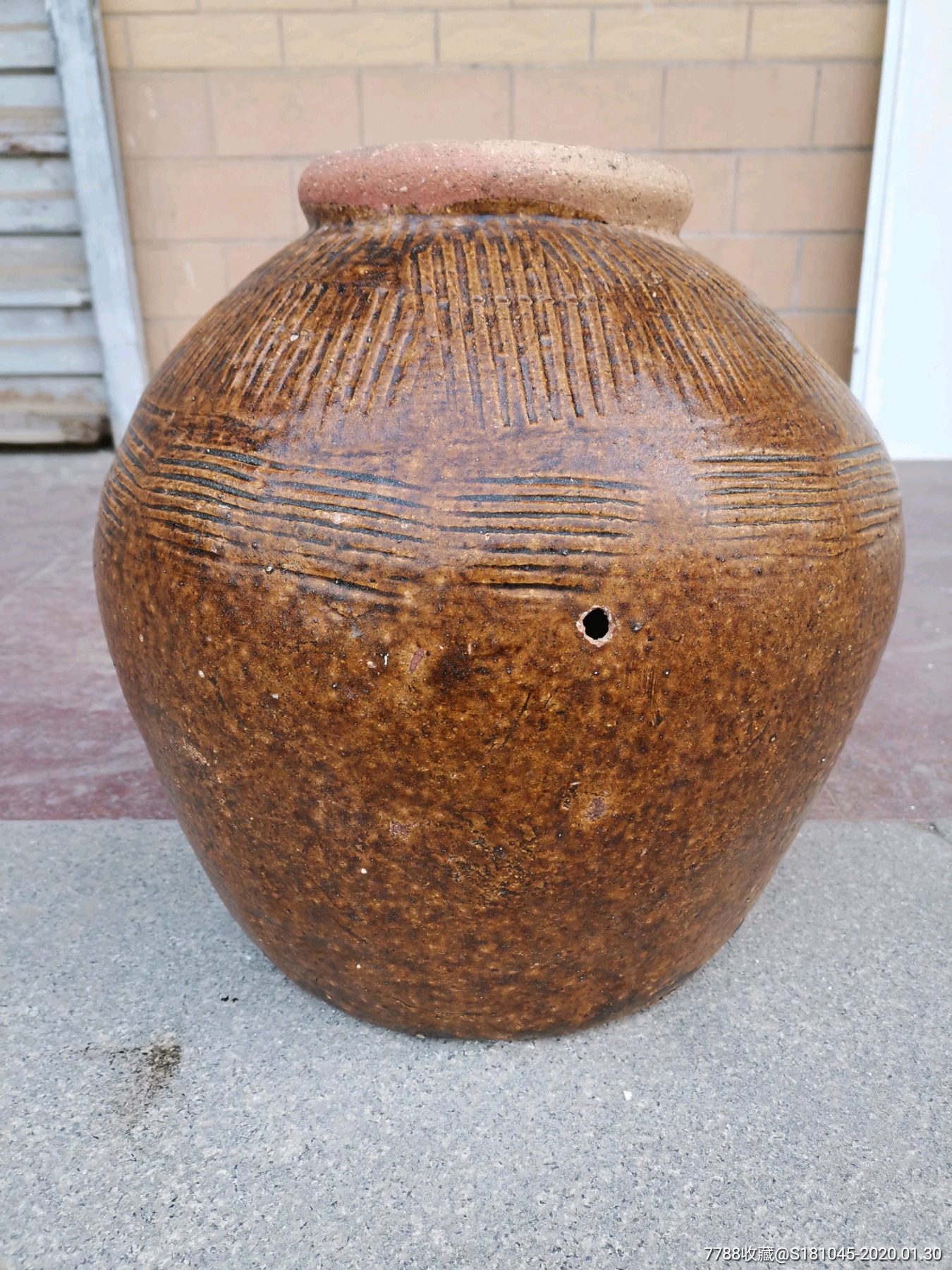 酱秞线条大肚瓷罐 双系陶罐一只