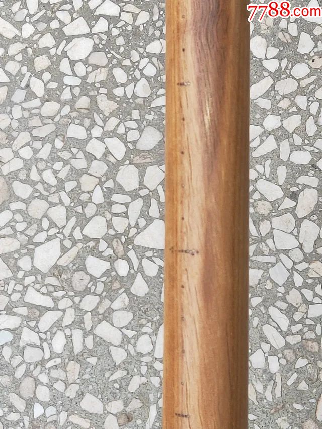 269清代老金丝楠木大秤杆一个,尺寸140-3.3-2.5公分