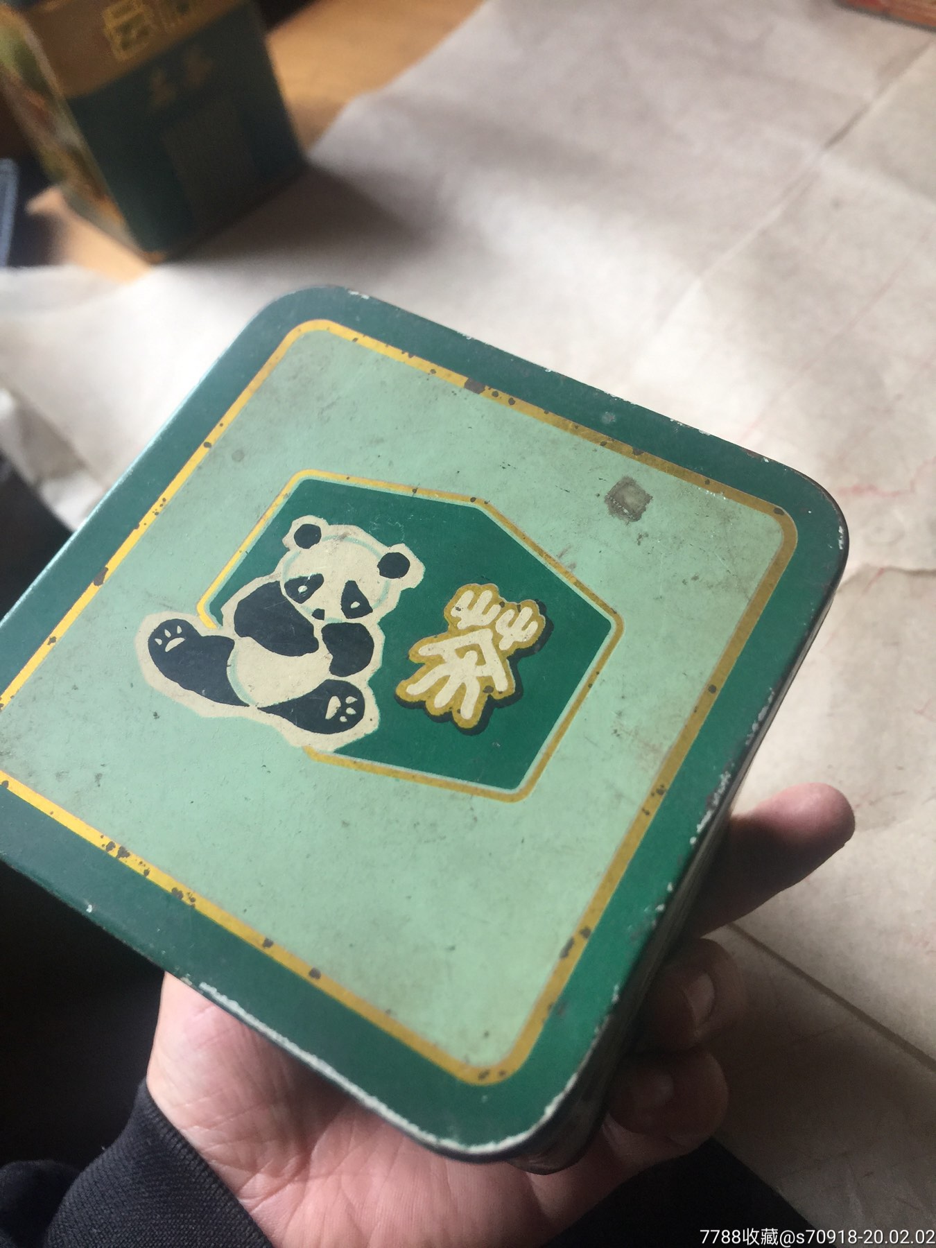包装有熊猫标志的茶叶图片