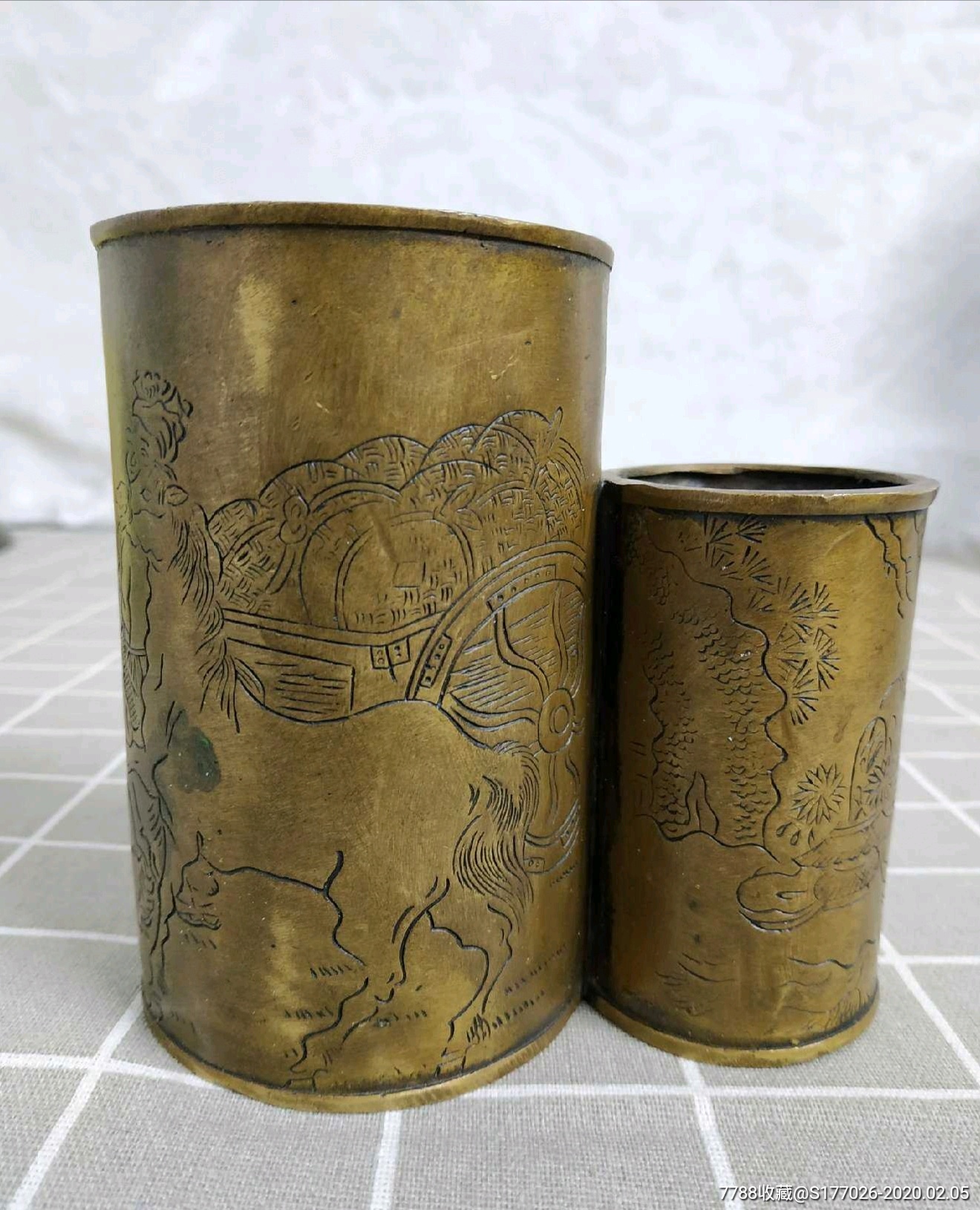 清代白铜雕刻人物诗文双联笔筒