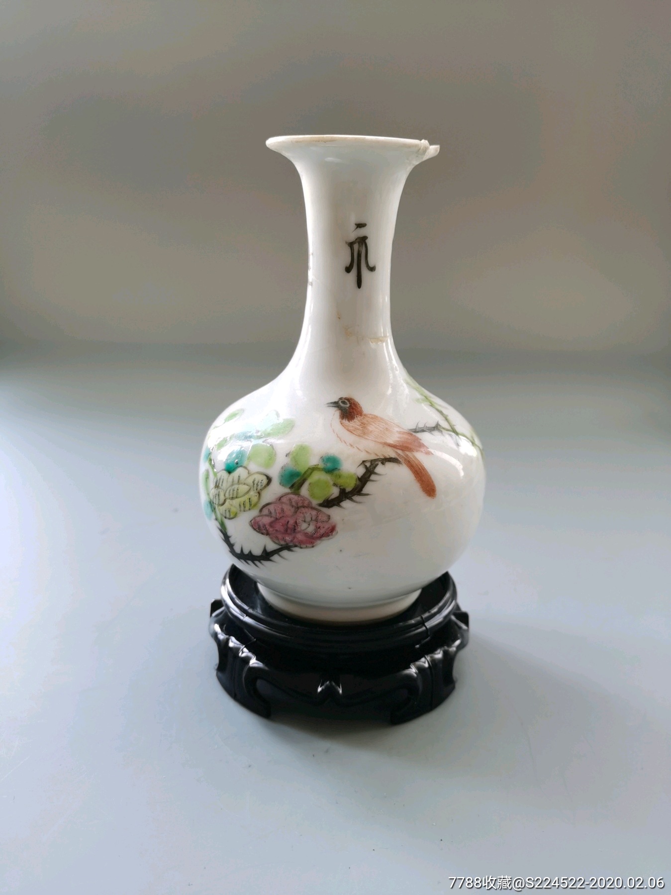 民国粉彩花鸟胆瓶