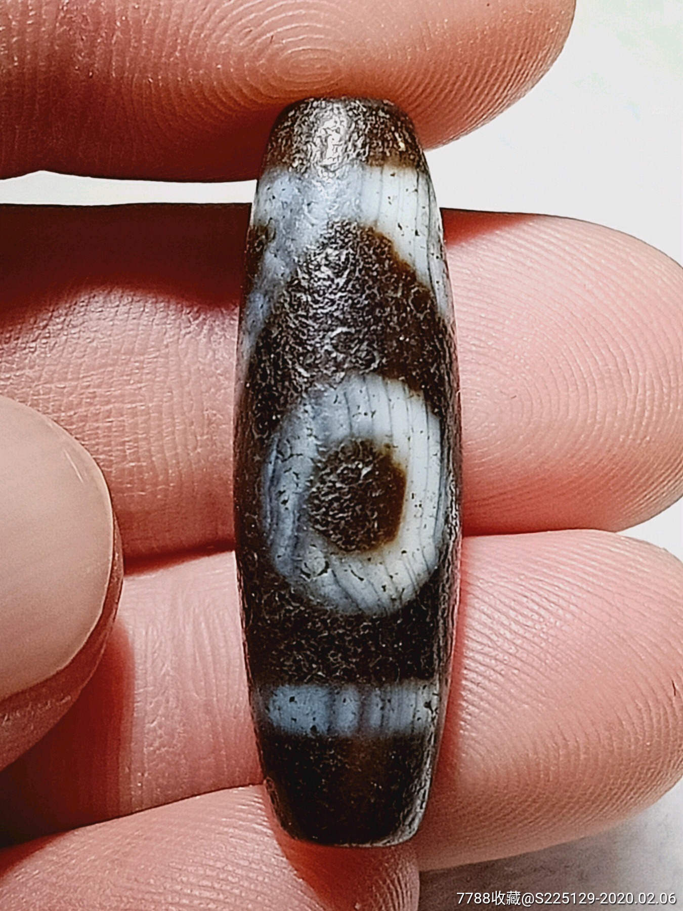 玛瑙一眼靠山天珠_价格160.0000元_第1张_7788收藏__收藏热线