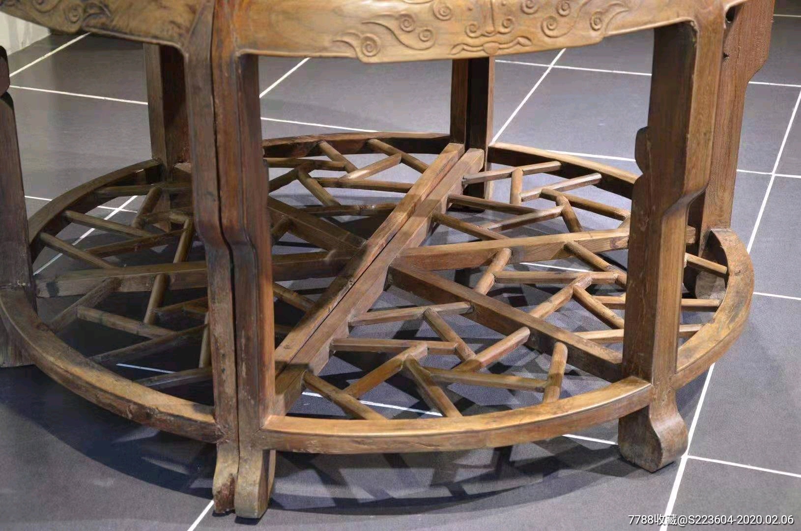 明韵圆桌此桌苏工制式,器型简洁不失舒朗之美,造型古朴雅致,简约又不