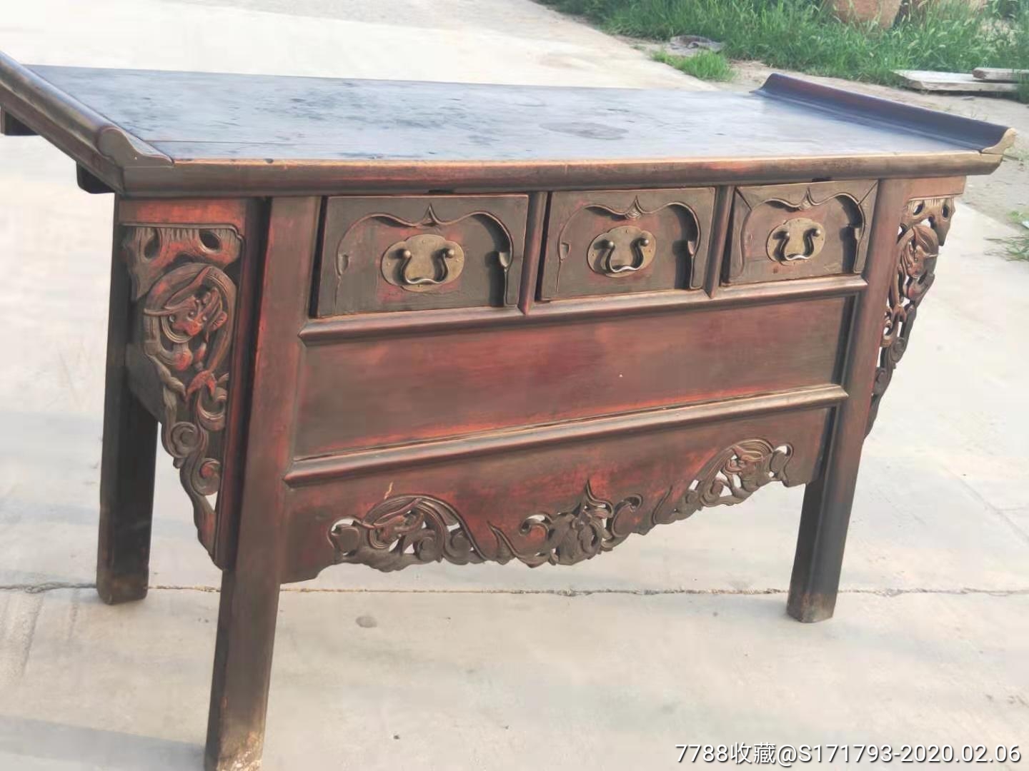 清代三抽大贡桌