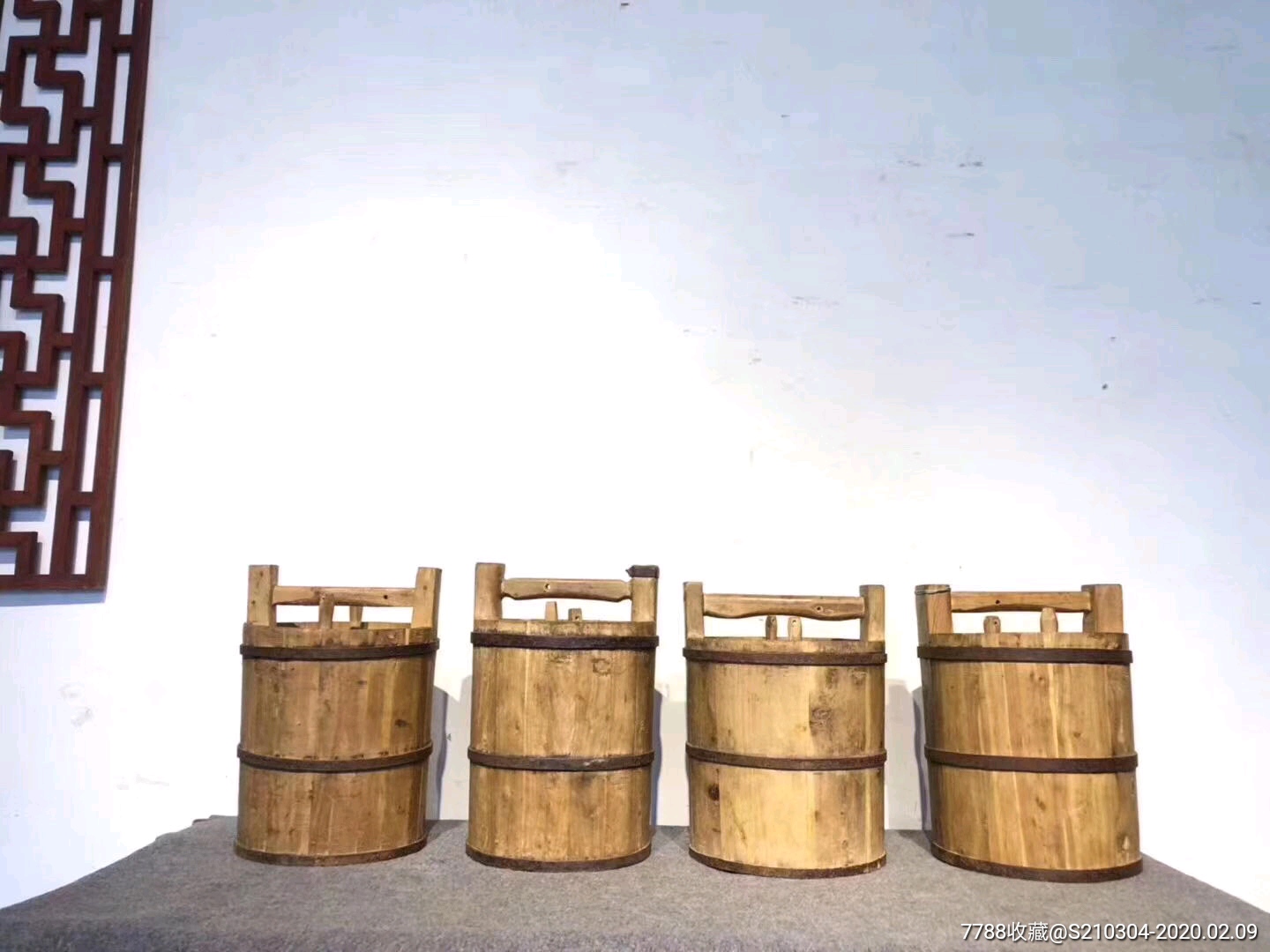 清代柏木老酒桶古人酿酒用的酒桶两侧各有一洞方便观察酒的发酵程度