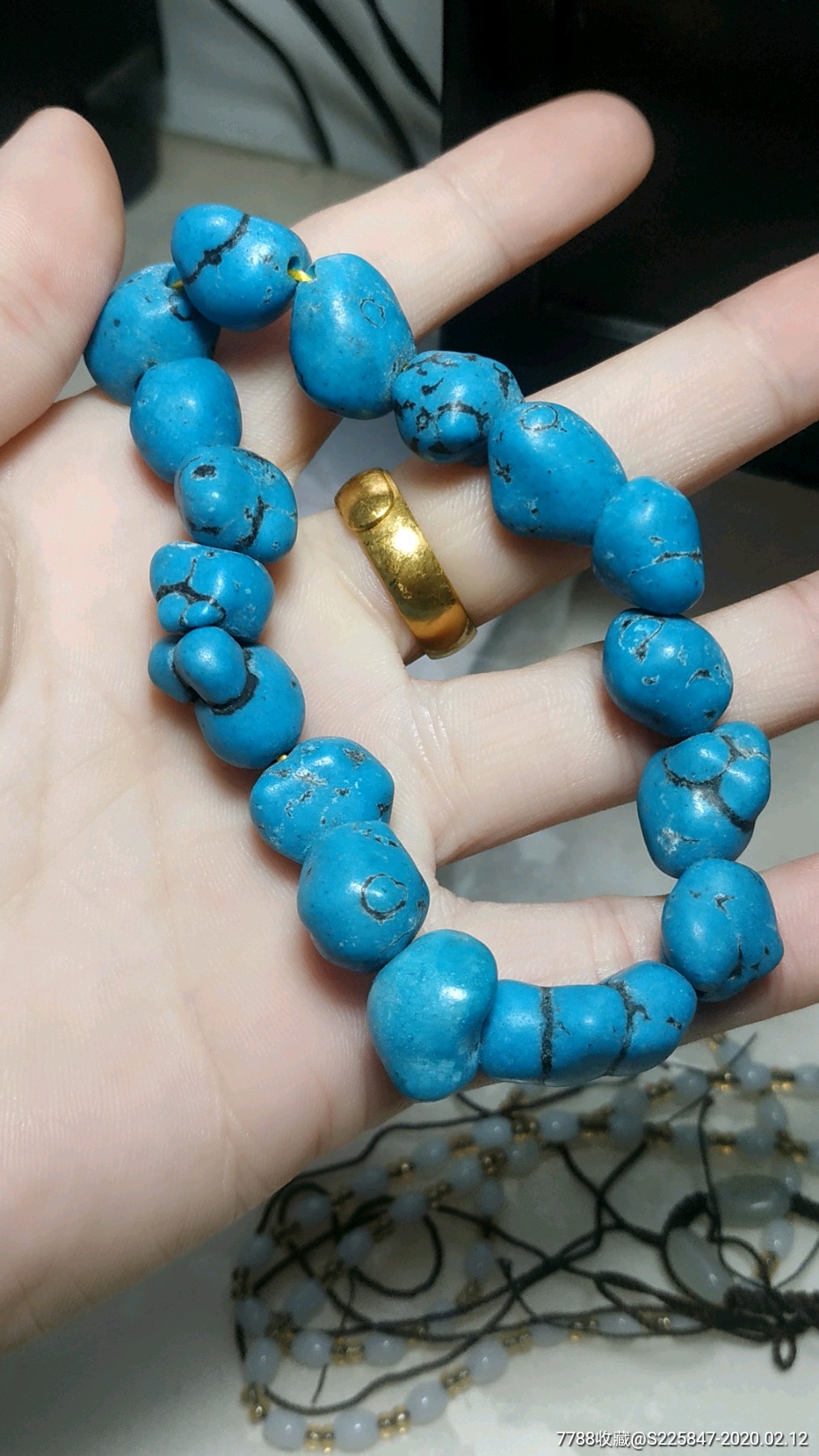 爷爷古玩店不干了特价处理绿松石原石手串总重34克