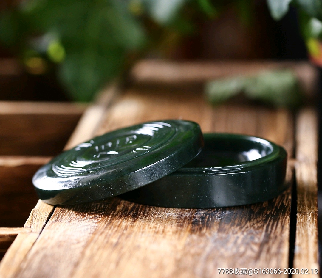 一款非常精致漂亮的和田玉青玉笔洗盒子,胭脂盒香料盒都可以,雕工精致