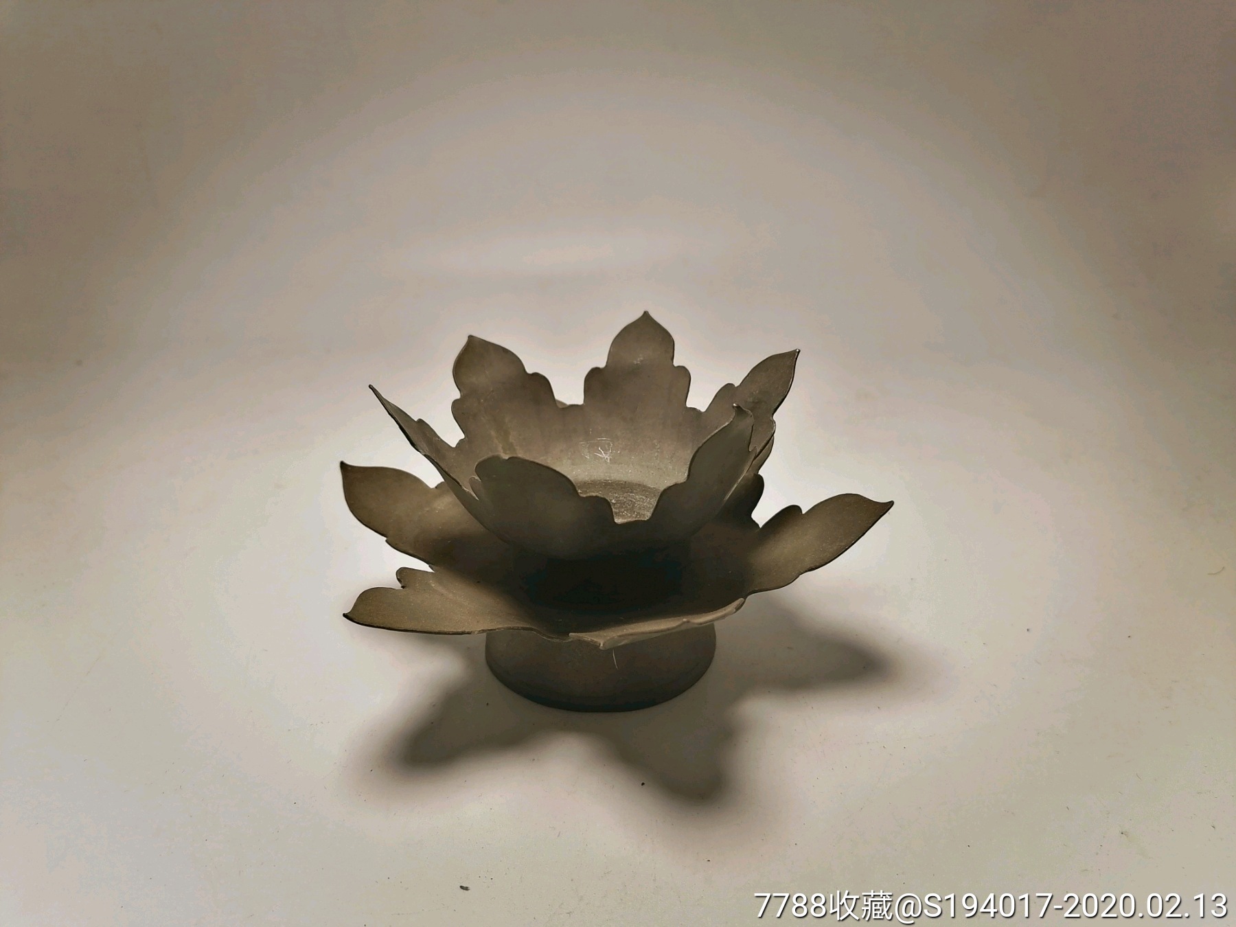 清末民国锡镶莲花瓣型杯托