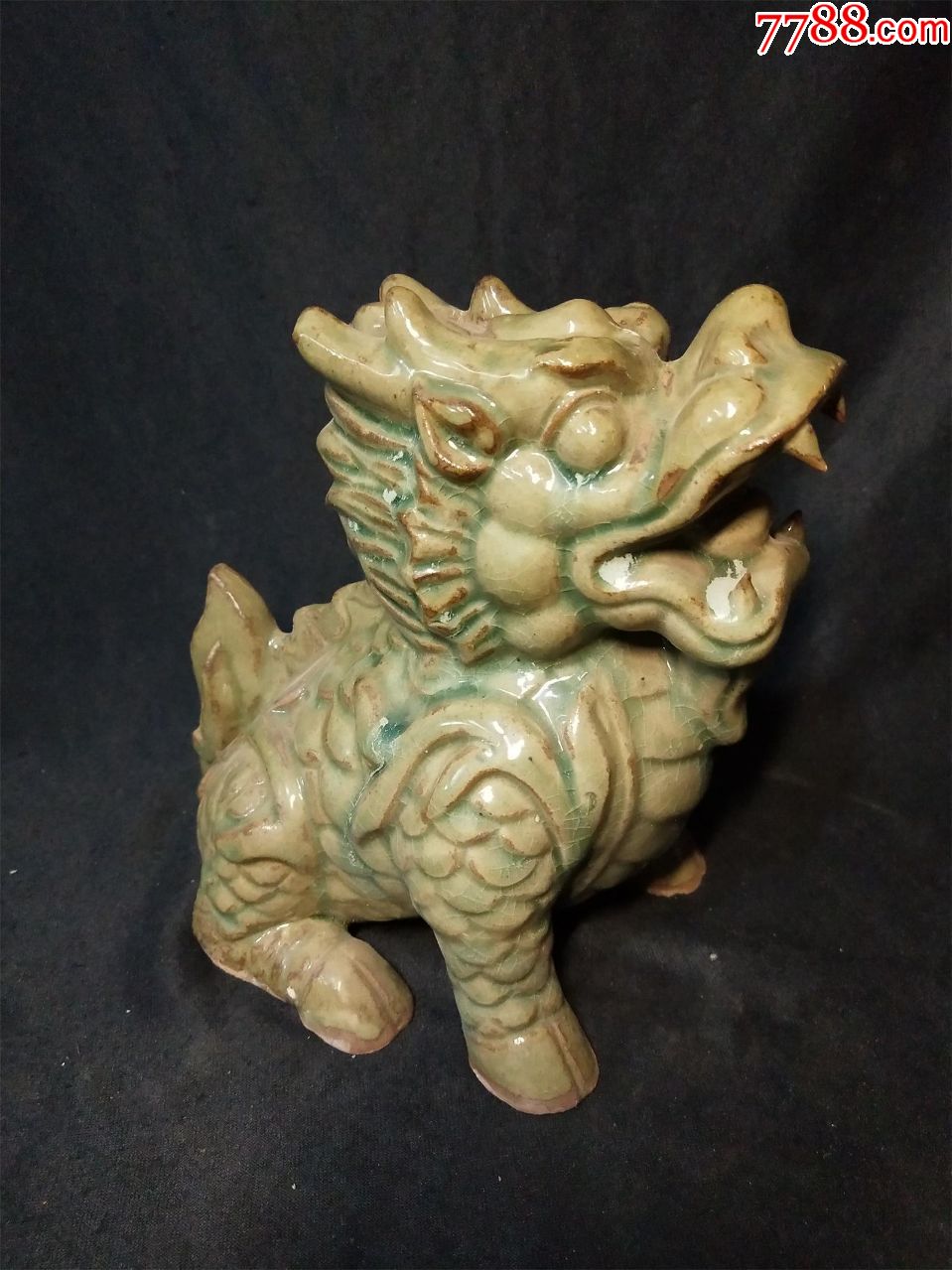 青瓷麒麟一对