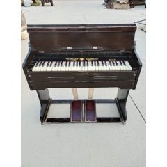 五十年代上海产“双凤”牌老钢琴。九成新。完好无损，正常使用。1980元不包邮(se71125698)_7788收藏__收藏热线