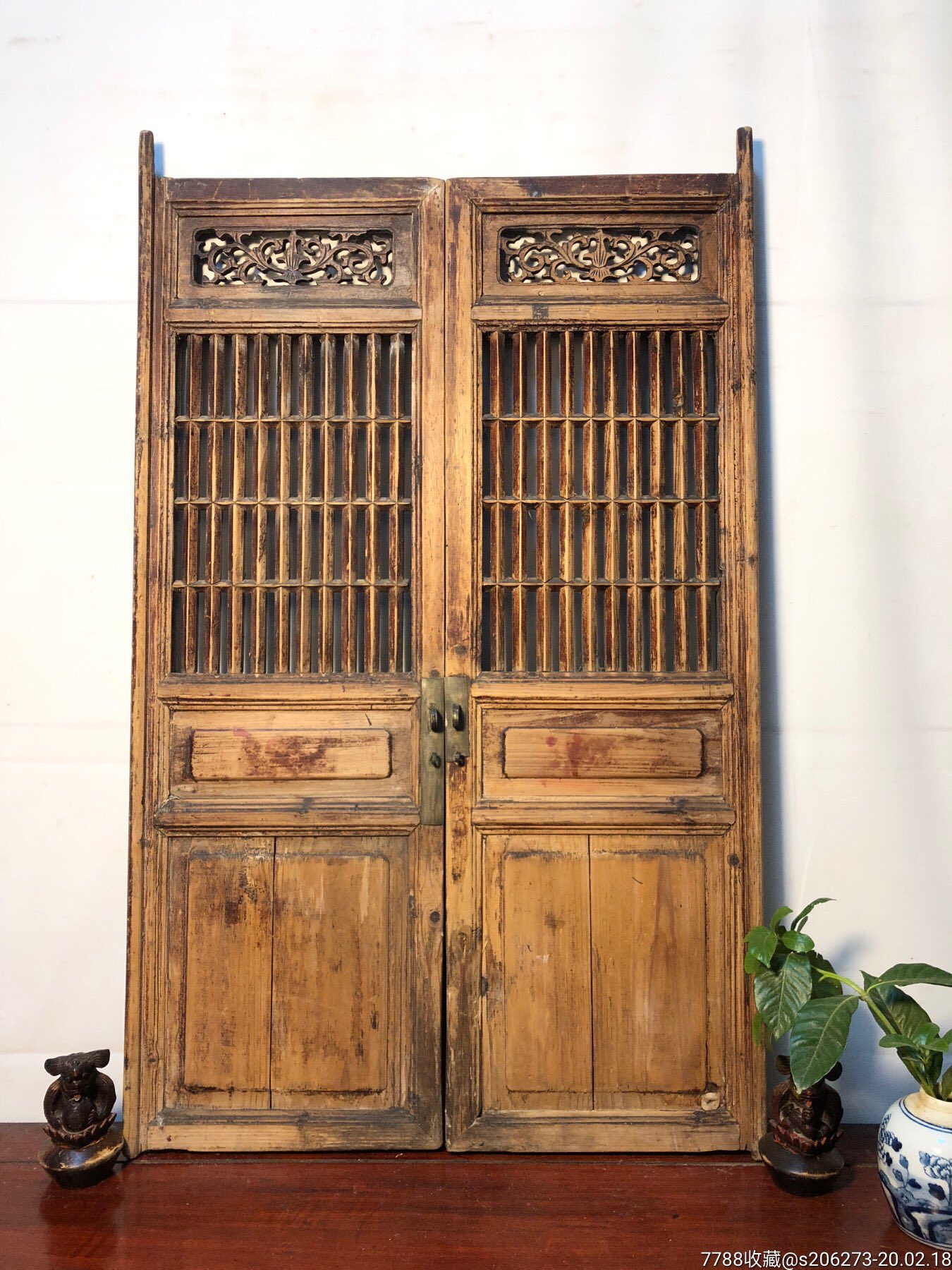 【民国】精美老木雕格子柜门一对