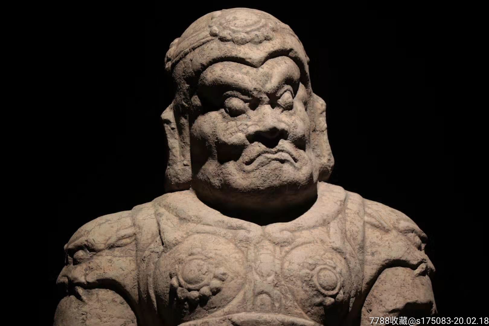 护法天王造像尺寸:高55厘米//青石造型独特,身穿甲胄,威武雄壮.