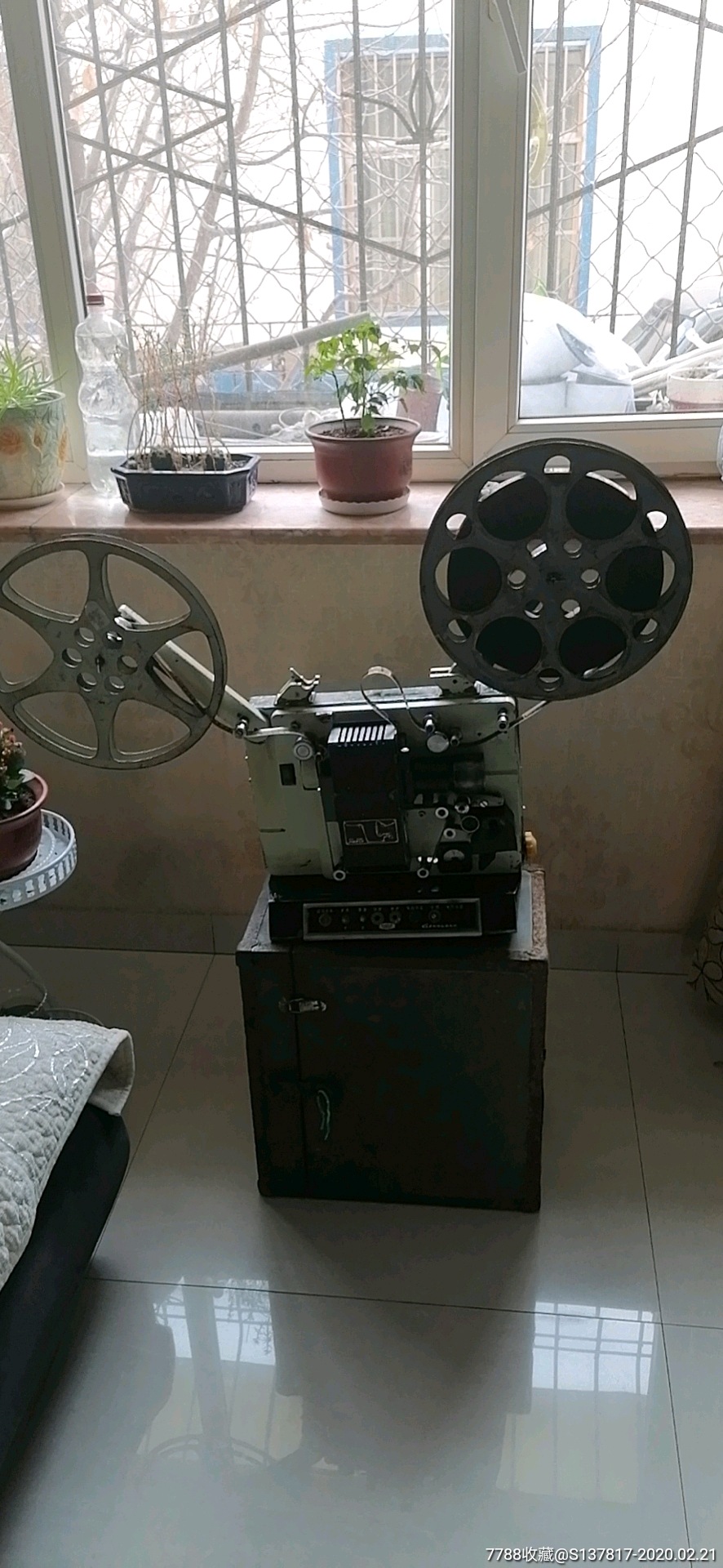 早期红旗电影机-电影机/放映机-7788收藏__收藏热线