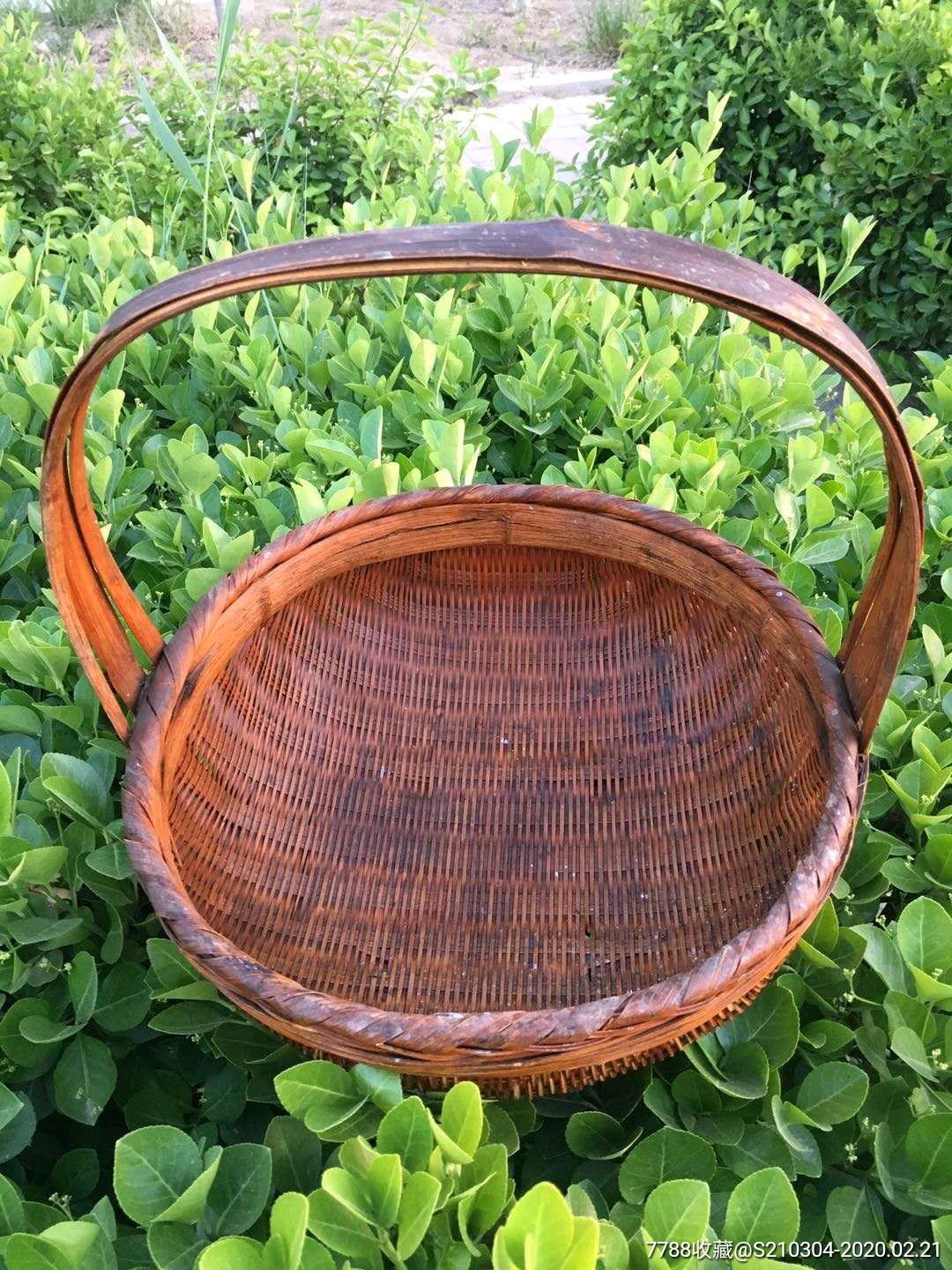 六十年代竹编提篮一个品相一流,完整包老