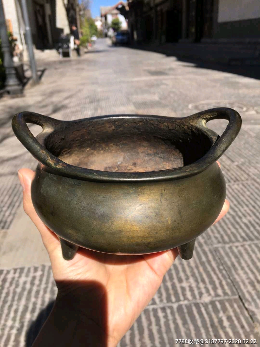 清中期凤眼铜香炉