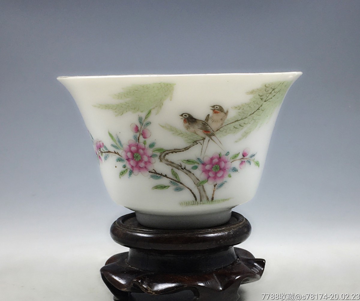 民国名家余子清作品极细路花鸟粉彩茶碗