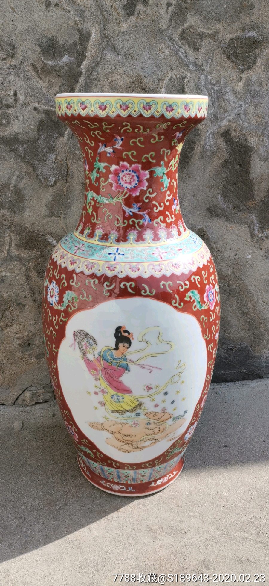 七十年代艺术瓷厂手绘粉彩天女散花大瓶