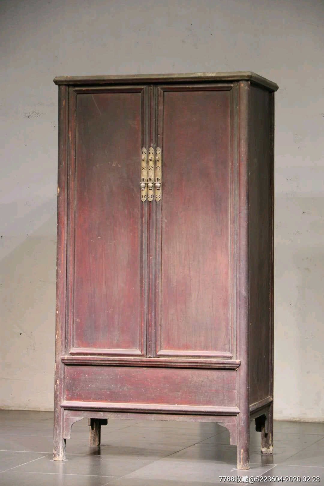 圆腿帽面条柜,材质,榉木,年代,清代,尺寸高193宽100厚59,可置雅室