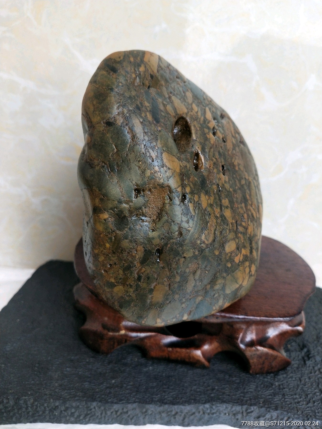 首页 零售 黄蜡石/蜡石 >> 天然水冲原石奇石观赏石文房案头石《赣江