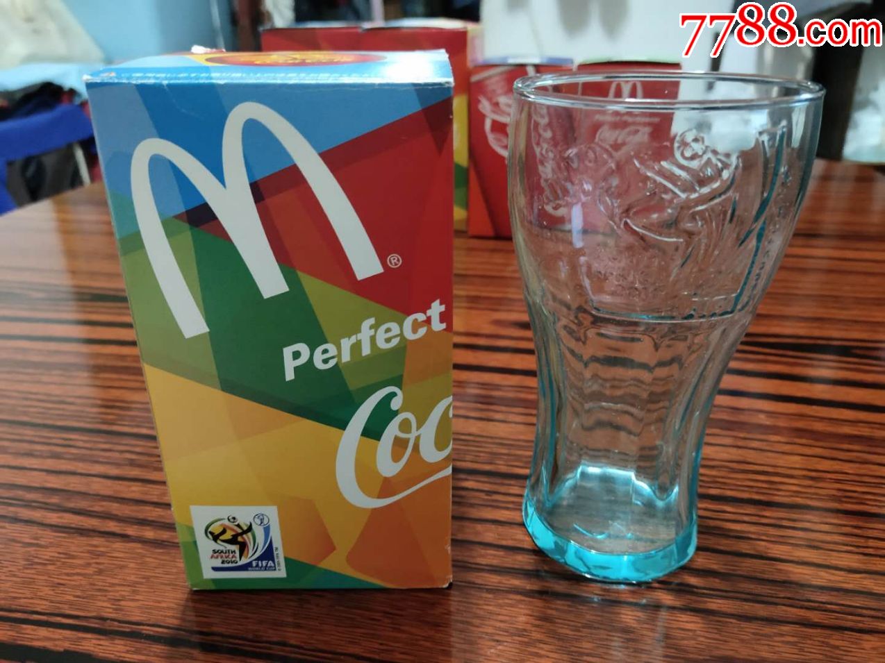 2010年日本麦当劳可口可乐杯纪念杯实物图2p