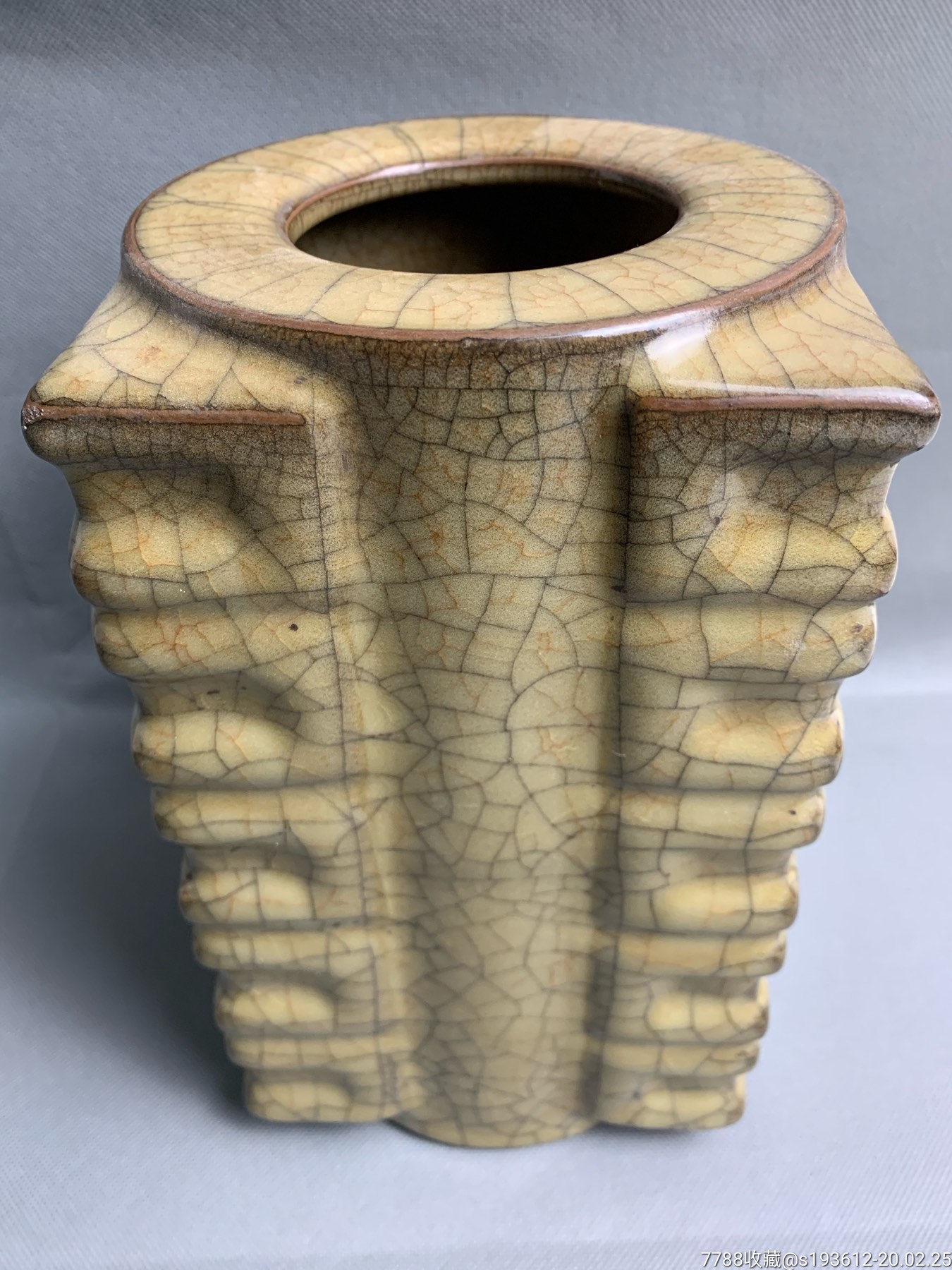 大宋哥窑琮式瓶