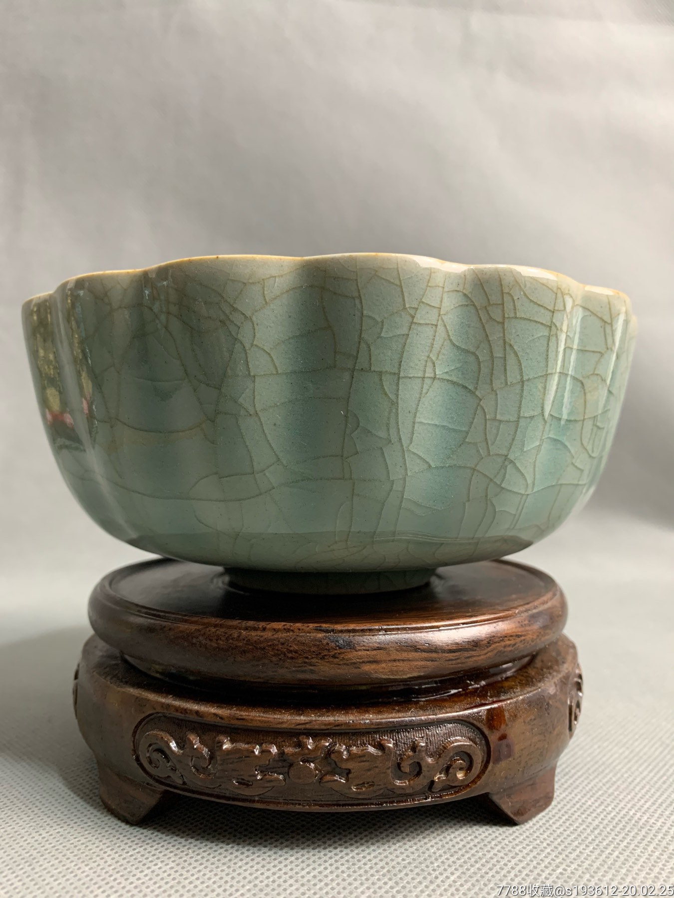 宋代汝窑花棱碗