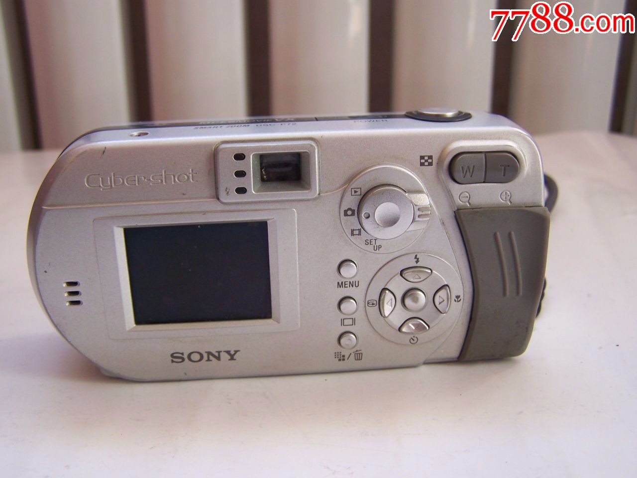 经典,老款,索尼相机,带内存卡,带原外套,能开机,屏幕有显示,伸缩镜头