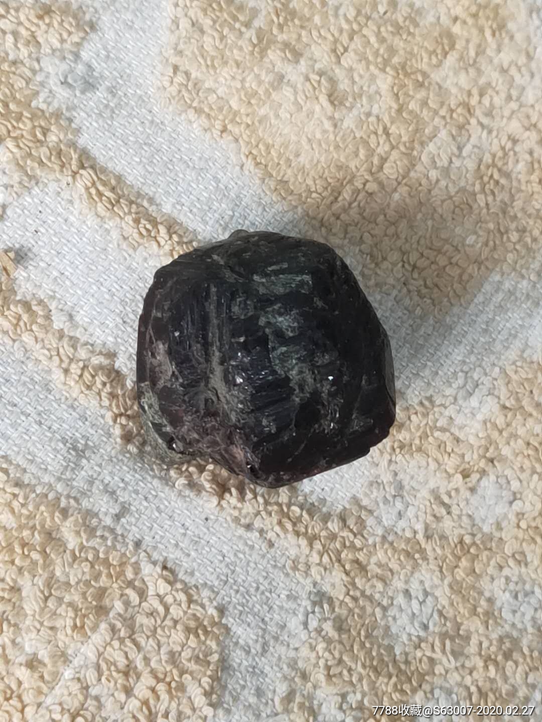 老红宝石原石,尺寸3cm重39.3克保真