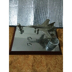 战斗机模型台历架一个。(se71369102)_7788收藏__收藏热线