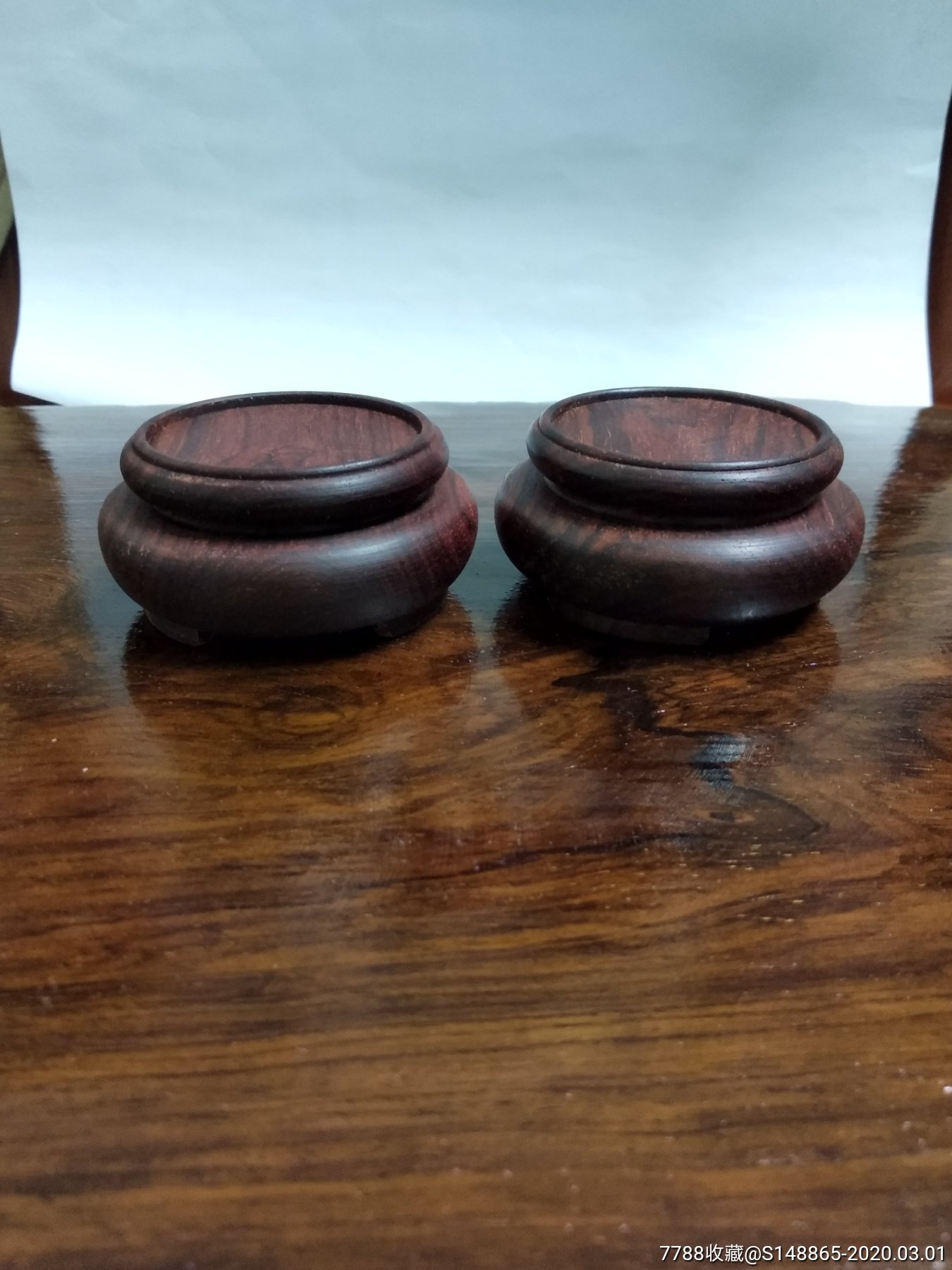 老红木底座红酸枝巴里黄檀老料制作,鼻烟壶座子,红酸枝小底座一对,无