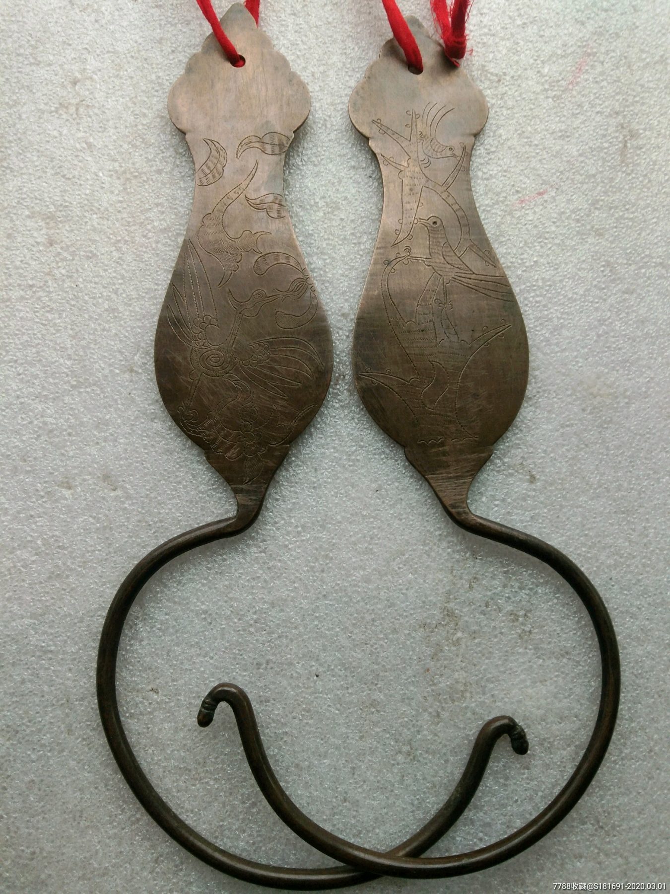 清民时期錾刻单面花鸟特长加重黄铜老蚊帐钩一付