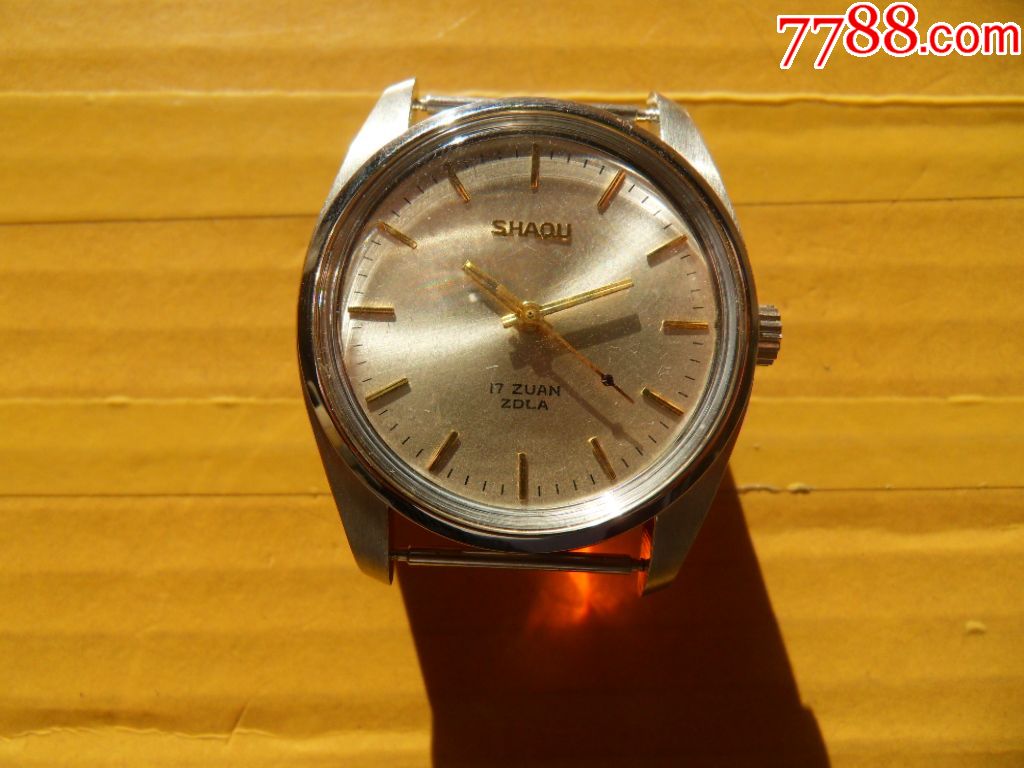 全新库存辽宁大连产沙鸥牌机械手表