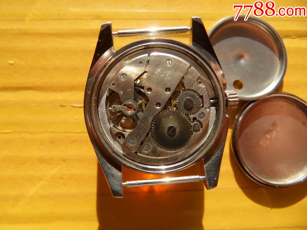 全新库存辽宁大连产沙鸥牌机械手表