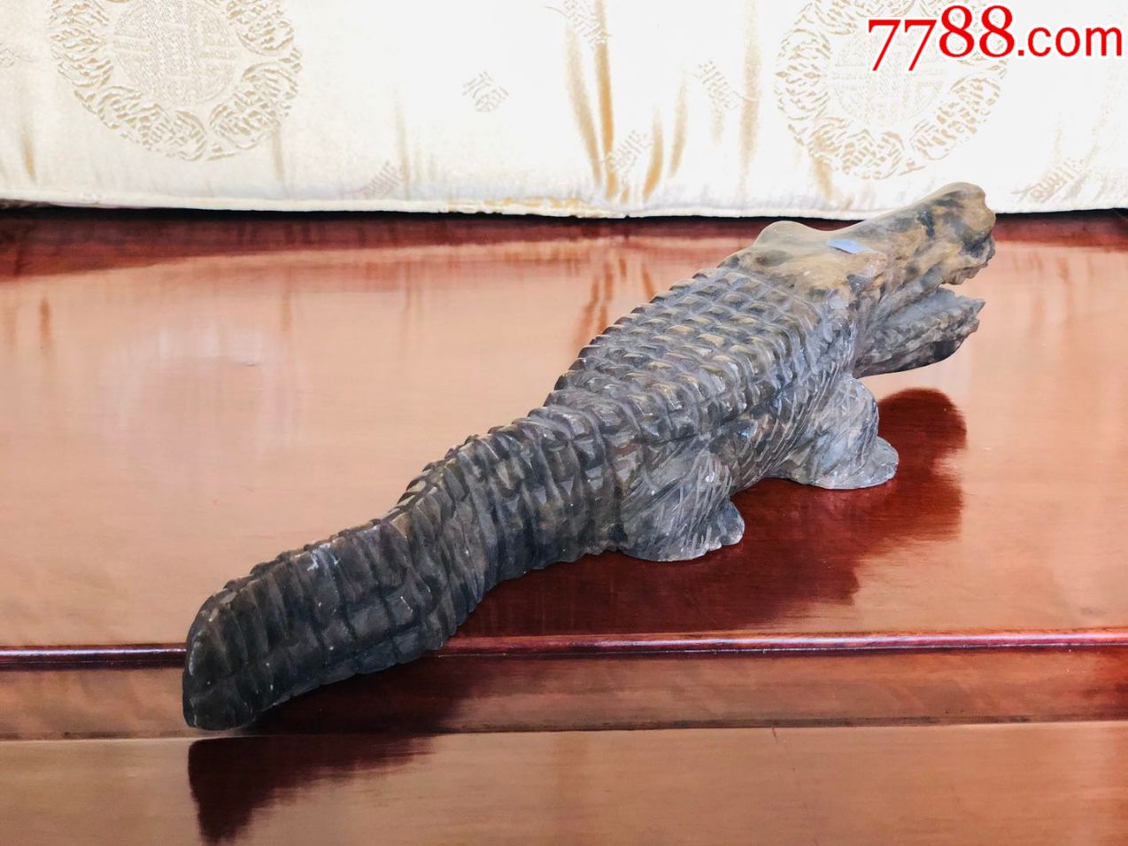 非洲杂石雕刻—鳄鱼