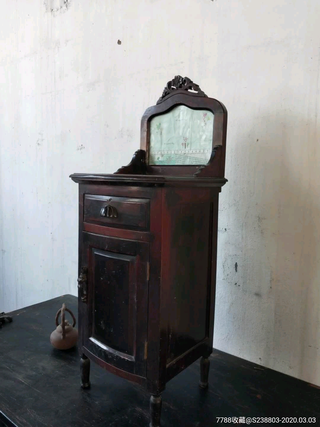 民国:海派柚木床头柜,做工精致漂亮,保存完整,包老无修理.