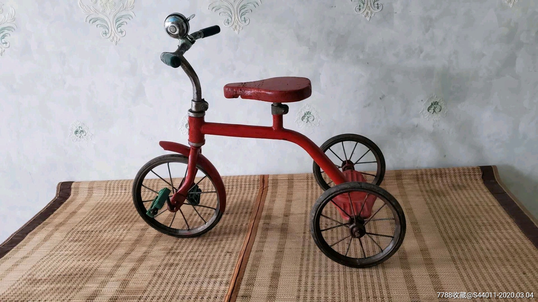 蜻蜓牌儿童三轮车,怀旧老物件,影视道具