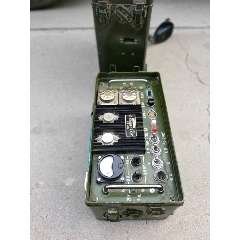 军用电台，一组完正，正常使用，品像如图(se71451624)_7788收藏__收藏热线